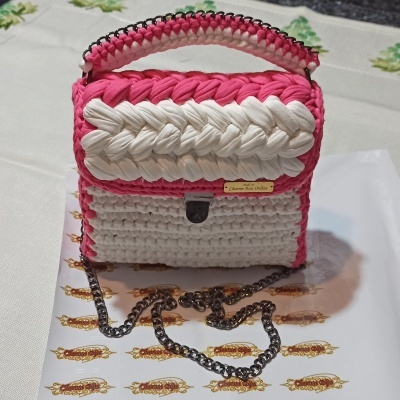 Bolsa em crochê feita à mão (branca & rosa)