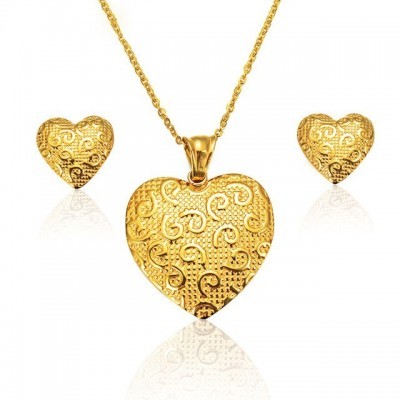 Conjunto brincos e pendente de aço inoxidável banhado a ouro (coração)