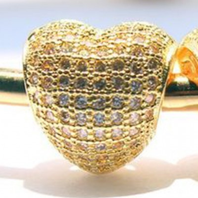 Conta de cor ouro com cristais brancos compatível com pandora (coração)