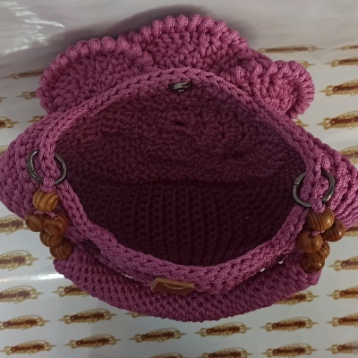 Bolsa em crochê feita à mão (mega rosa)