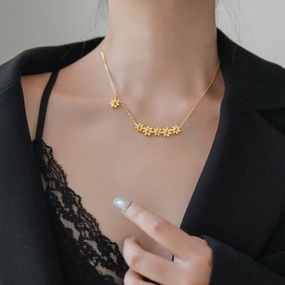 Fio / Colar com pingente / pendente de aço inoxidável, cor ouro (margaridas)