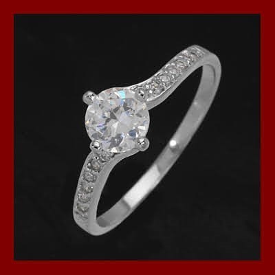 Solitário / Anel de Prata 925 com pedra zirconica