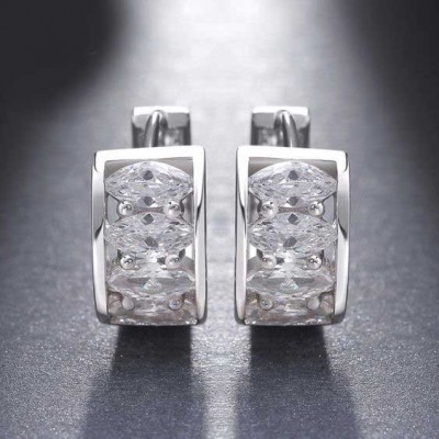 Brincos / argolas banhados a prata com zircões austriacos