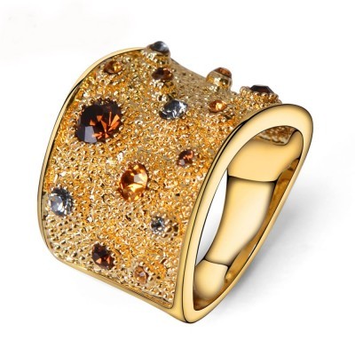 Anel banhado a ouro com cristais austríacos