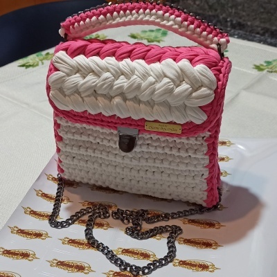 Bolsa em crochê feita à mão (branca & rosa)