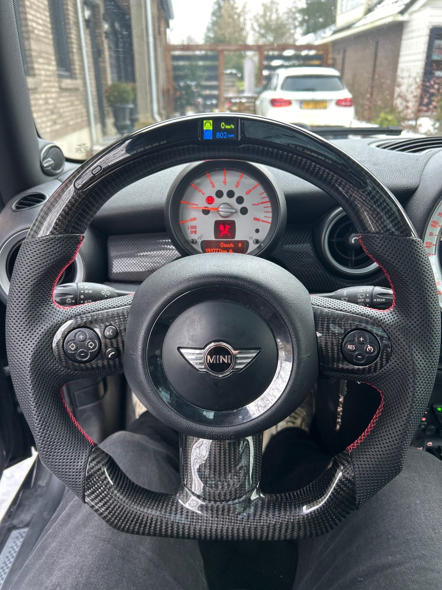 Volante MINI R55 R56 R57 R58 R59 R60 R61 de Fibra de Carbono COM DISPLAY Led Qualidade Novidade 2026 Volante MINI R55 R56 R57 R58 R59 R60 R61 de Fibra de Carbono COM DISPLAY Led Qualidade Novidade 2026