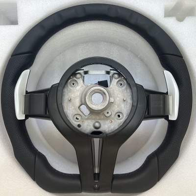 Volante BMW f30 f10 f31 f20 f25 f22 f36 f33 f32 f80 f82 f11 f18 f01 f90 e90   🔥 Transforma o interior do teu BMW!   Sente o verdadeiro ADN M Performance com este volante desportivo