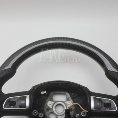 Volante Audi   A3 8P A4 B7 A5 8T 8F A6 C6 Q5 8R Q7 4L COM PATILHAS