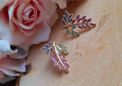 Brincos "Flor de Videira" Prata 925 c/ Banho Ouro e Zicórnias Ref. 90479