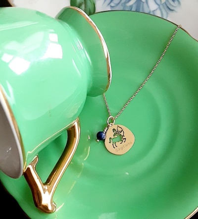 Colar Signo Sagitário Prata 925 c/ Banho de Ouro e Pingente Lápis Lazúli