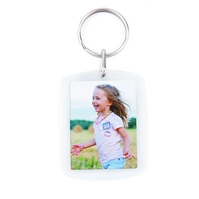 Porta-chaves CR-30 em acrílico com formato rectangular.