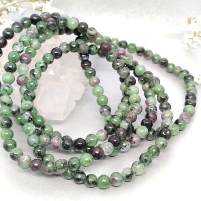 Pulseira de Zoisite com Rubi – Energia Vital e Transformação