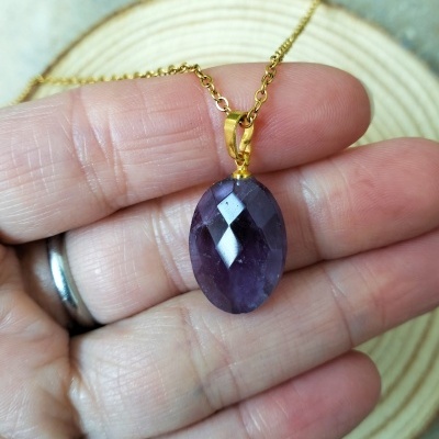 Colar com Pendente Ametista Facetado