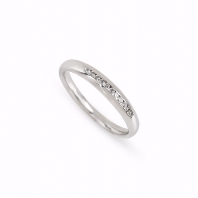 Anel em Ouro 19,2K com Diamantes