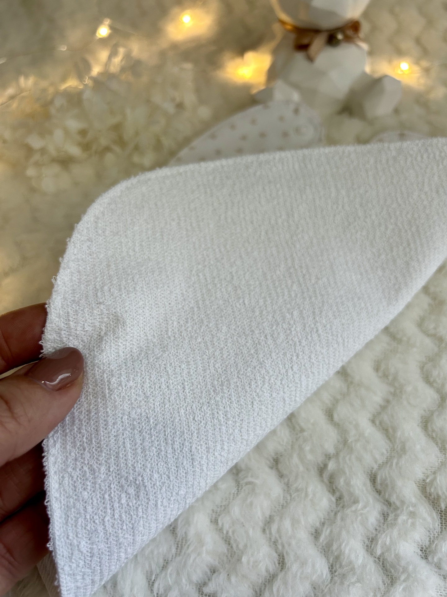 CONJUNTO BABETE E PRENDE CHUPETA COELHINHOS