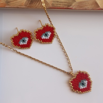 Conjunto de Colar e Brincos Corações com Olho Protetor