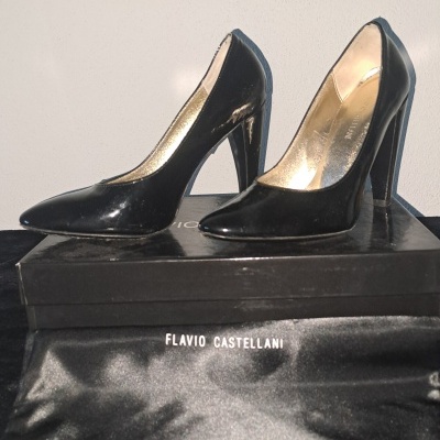 Sapatos Femininos Flavio Castellani em Verniz Preto – Elegância Italiana Vintage, Tamanho 36, Como Novos/Women's Flavio Castellani Shoes in Black Varnish – Vintage Italian Elegance, Size 36, Like New