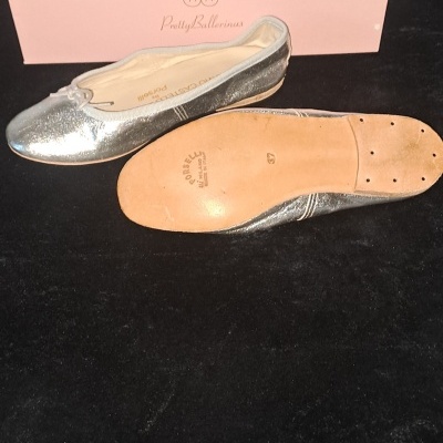 Sapatilhas Bailarina Femininas Flavio Castellani Prateadas – Exclusivas e Elegantes, Tamanho 37, Novas com Caixa Original/Women's Ballerina Slippers Flavio Castellani Silver – Exclusive and Elegant, Size 37, New with Original Box