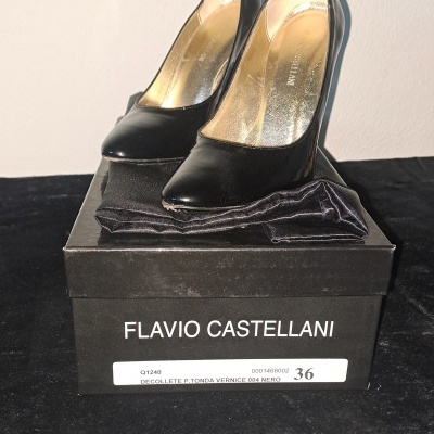 Sapatos Femininos Flavio Castellani em Verniz Preto – Elegância Italiana Vintage, Tamanho 36, Como Novos/Women's Flavio Castellani Shoes in Black Varnish – Vintage Italian Elegance, Size 36, Like New