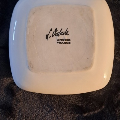 Cinzeiro Vintage Citroën 1965 em Porcelana de Limoges – Peça de Coleção Francesa Rara / Vintage Citroën Ashtray 1965 in Limoges Porcelain – Rare French Collection Piece