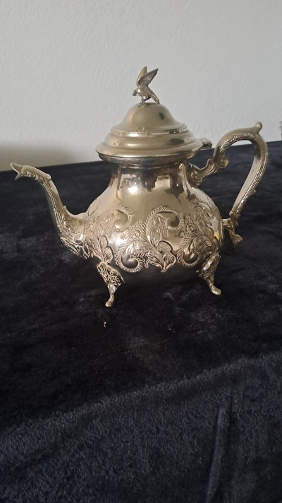 Peças vintage online exclusivas e unicas / online vintage objects, uniques and selected