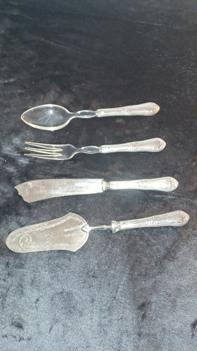 Conjunto de Talheres Vintage em Prata para Sobremesas e Bolos – Anos 60 / Vintage Silver Cutlery Set for Desserts and Cakes – 60's