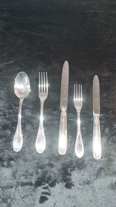 Conjunto Vintage de 5 Talheres em Prata – Serviço Pessoal Elegante e Muito Bonito / Vintage Set of 5 Silver Cutlery – Elegant and Very Beautiful Personal Service