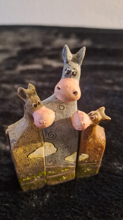 Trio de burros em madeira de oliveira, artesanato grego / Three donkeys in olive wood, Greek handicrafts