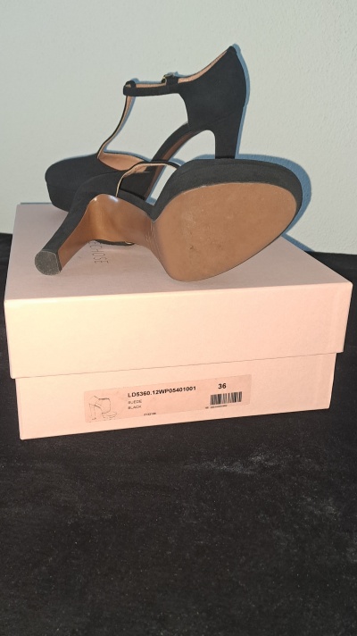 Sapatos Femininos L’Autre Chose em Camurça Preta – Elegância Italiana Vintage, Tamanho 36, Como Novos / L'Autre Chose Women's Shoes in Black Suede – Vintage Italian Elegance, Size 36, Like New