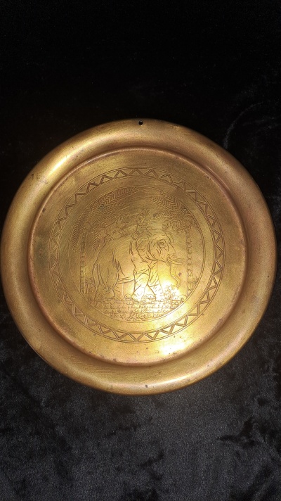 Prato Antigo em Cobre Gravado à Mão da Índia – Anos 60, Peça Vintage Artesanal / Antique Plate in Hand Engraved Copper from India – 60's, Handmade Vintage Piece
