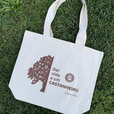 https://www.darvidaaumcastanheiro.pt/product/saco-solidario-dar-vida-a-um-castanheiro