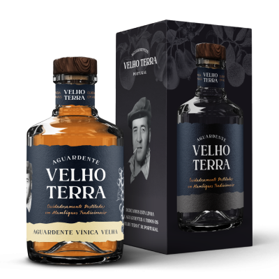 VELHO TERRA  Aguardente Vínica Envelhecida  700ml