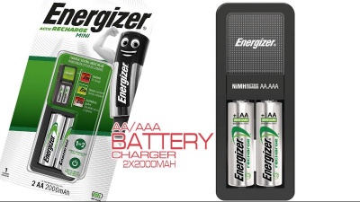 Cargador de Pilhas UNIVERSAL AA/AAA compacto c/ 2 pilhas recarregáveis AA 2000mAh preto Energizer