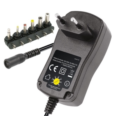 Alimentador Ac/Dc  Universal  9-24V 1A 24W  ALM174
