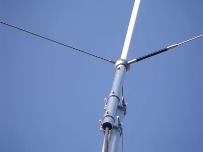 Antena Base Fibra Tribanda  50Mhz | 144 | 430 DIAMOND V2000 PL