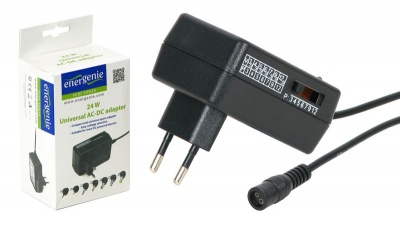 Alimentador Ac/Dc  Universal  24W 7 conectores GB 8396