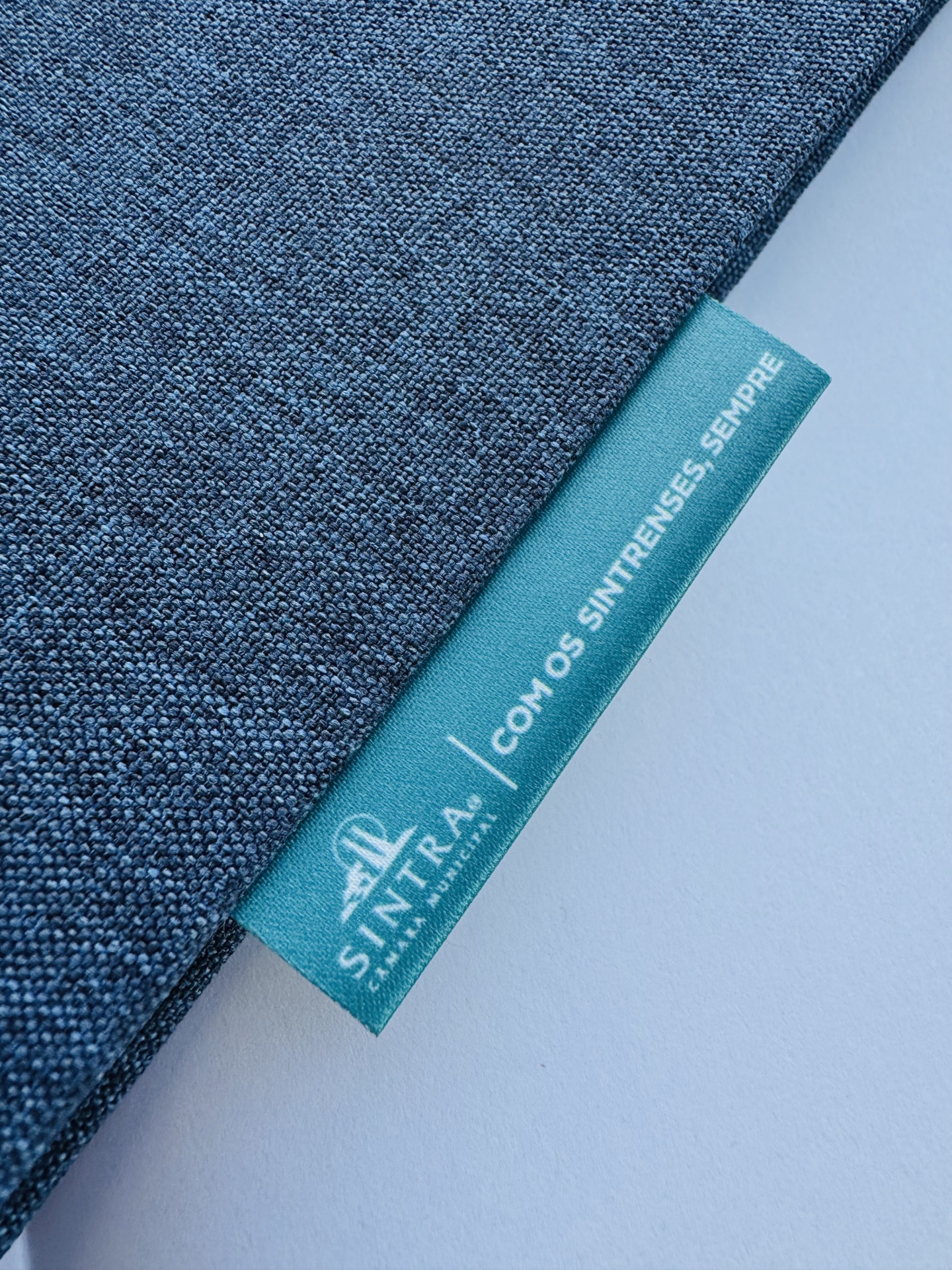 Alta Definição | 6 cm Largura | Dobradas | Logo Vertical | 25 uni. | Glossy Alta Definição | 6 cm Largura | Dobradas | Logo Vertical | 25 uni. | Glossy