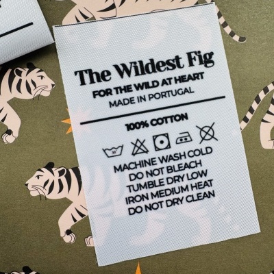 Etiquetas Alta Definição | 5 cm Largura | Dobradas | Logo Horizontal | 25 un. | MATTE