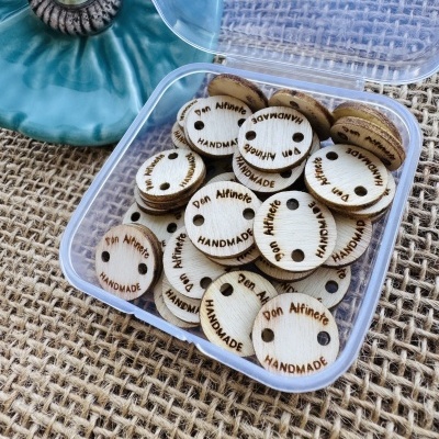 Botões em Basswood 2 mm personalizados
