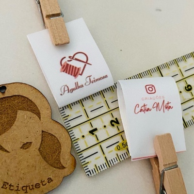 Etiquetas Alta Definição | MATTE | 2,5cm Largura | Dobradas | Logo Horizontal