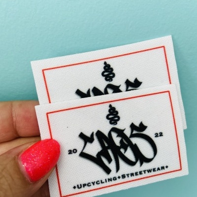 Etiquetas Alta Definição | Patch STRONG | Até 6 cm | Planas| Retangulares Etiquetas Alta Definição | Patch STRONG | Até 6 cm | Planas| Retangulares