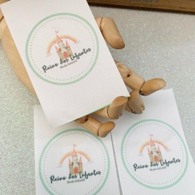 Etiquetas Alta Definição | 4cm Largura | Planas | Logo Vertical | Glossy