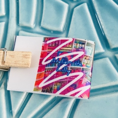 Etiquetas Alta Definição | Glossy | 3 cm Largura | Dobradas | Logótipo Vertical