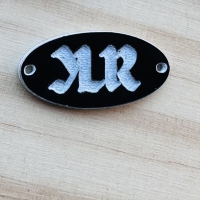 Etiquetas em Trafolite Preto / Branco  1,6 mm | Largura máxima 3 cm | Personalizáveis | Ovais