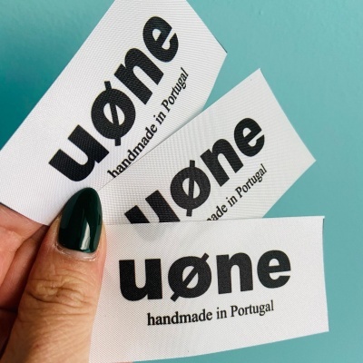 Etiquetas Alta definição | MATTE | 4 cm Largura | Planas | Logo Horizontal