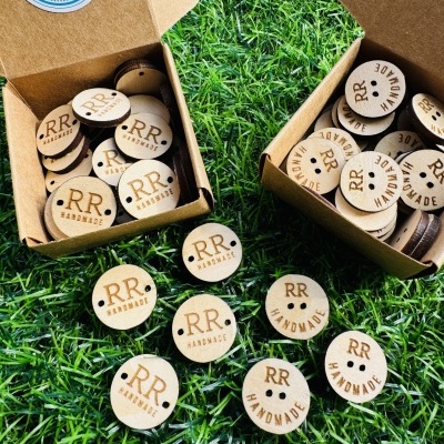 Botões em MDF personalizados