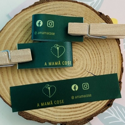 Etiquetas Alta Definição | Glossy | 1,5 cm Largura | Dobradas | Logotipo Vertical