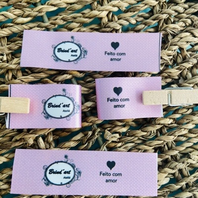 Etiquetas Alta Definição | Glossy | 2 cm largura | Dobradas | Logo vertical