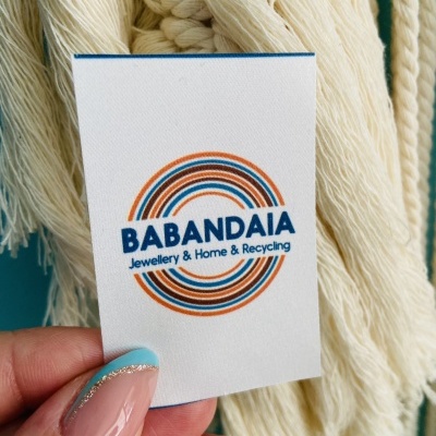 Etiquetas Alta Definição | 4cm Largura | Planas | Logo Vertical | Glossy