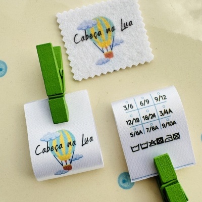 Etiquetas Alta Definição | Glossy | 3 cm Largura | Dobradas | Logótipo + Opções Tamanhos